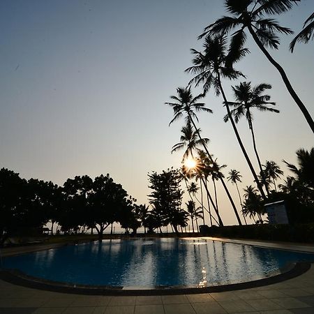 Laya Beach Hotel Wadduwa Eksteriør billede